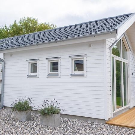 Malevik Tiny House Apartment Kullavik Bagian luar foto