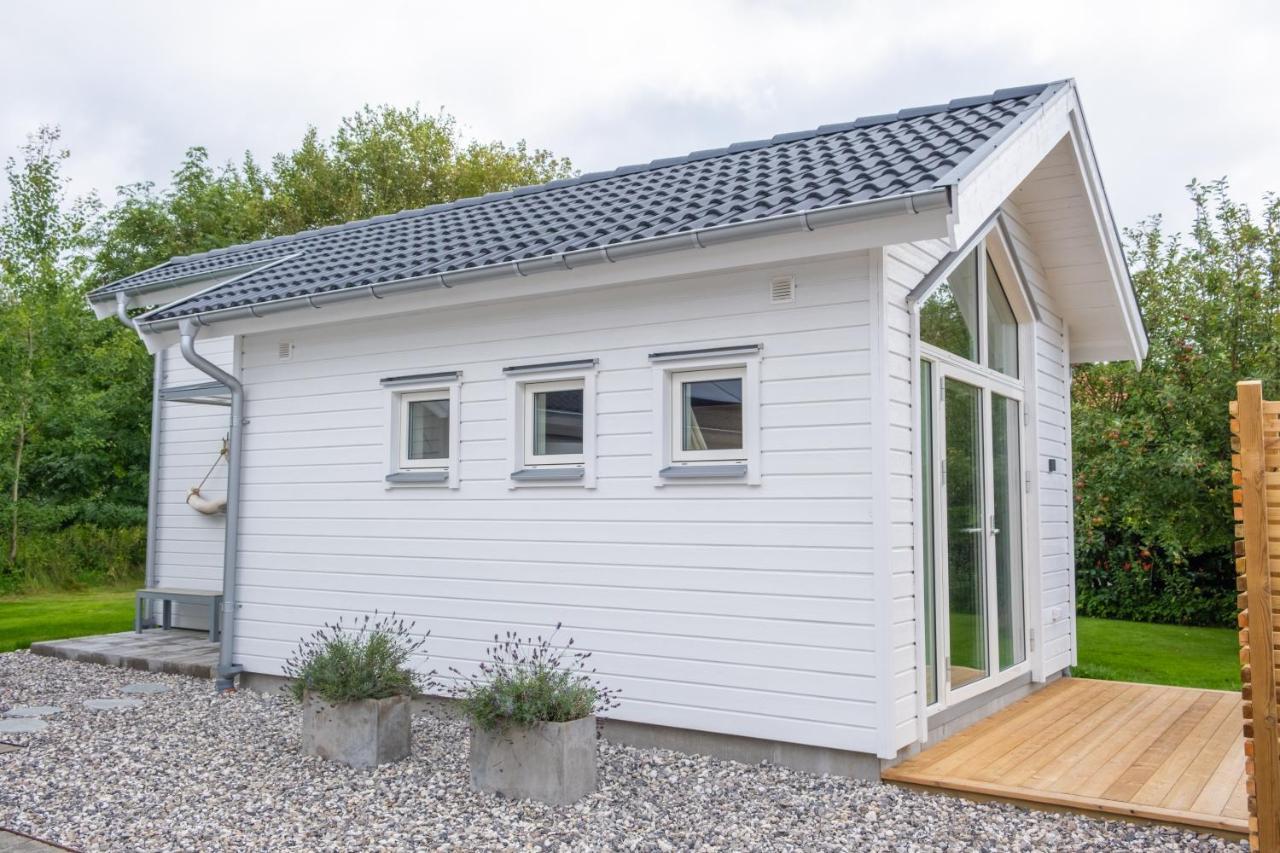 Malevik Tiny House Apartment Kullavik Bagian luar foto