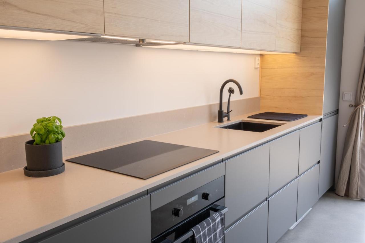 Malevik Tiny House Apartment Kullavik Bagian luar foto
